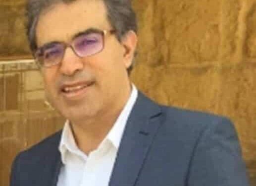 المهرج واللعبة المموهة