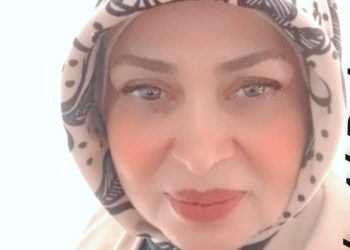 الفنانة التشكيلية العراقية الدكتورة :عايدة الربيعي لمجلة أزهار الحرف