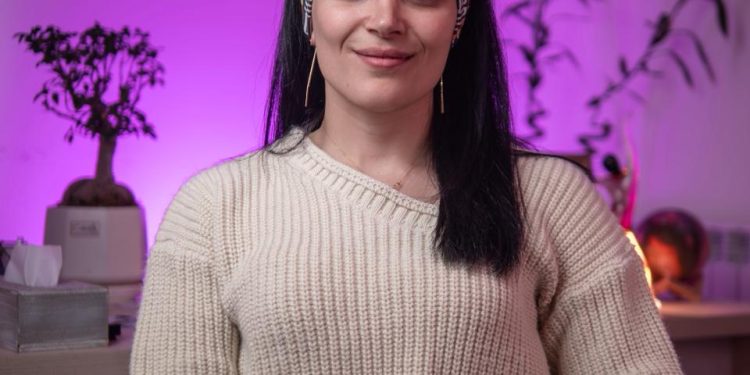 فالنتينا حداد ضيف ملتقى الشعراء العرب