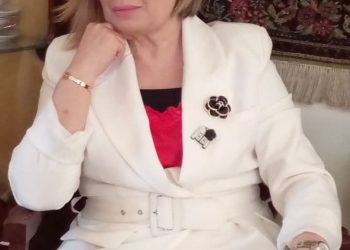 أنا البسمة غادة الحسيني