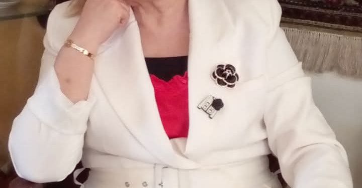 أنا البسمة غادة الحسيني