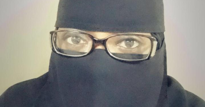 السيرة الذاتية والأدبية للدكتورة سارة الأزوري