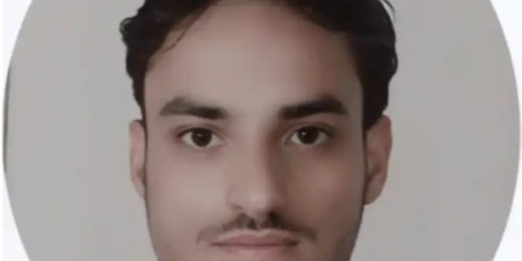 مرآتك القمر /مصطفى عبد الملك الصميدي