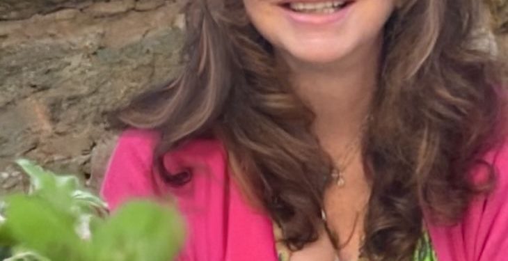 نهلة النجار/هل أوحى لك الورد ما أوحى