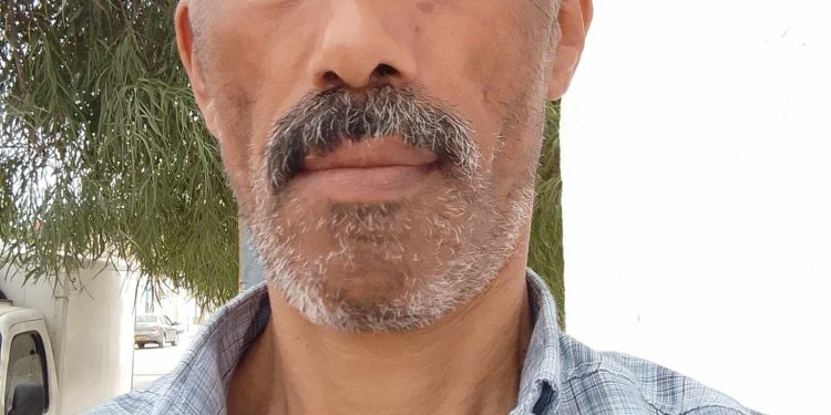 أوراق الأدباء بين أيدي النقاد /رضا بوقفة