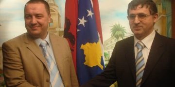 الشعر كمرآة للضمير: نظرة نقدية في ديوان “أنت العنوان” بقلم: أ.د. بكر إسماعيل الكوسوفي