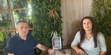 قراءة في مرايا فيتوره عثماني الشعرية بقلم أ. د. بكر إسماعيل الكوسوفي