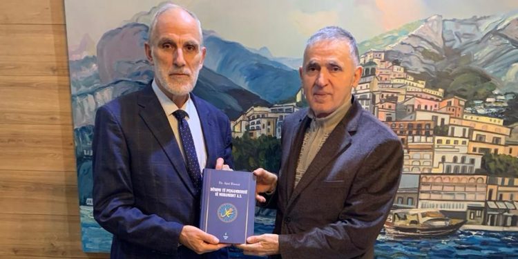 “قراءة نقدية في أدلة النبوة – في كتاب الدكتور عيني سناني” بقلم أ. د. بكر إسماعيل الكوسوفي