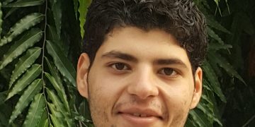 أحمد التومي /عشق