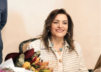 نجوى الغزال /آه منك