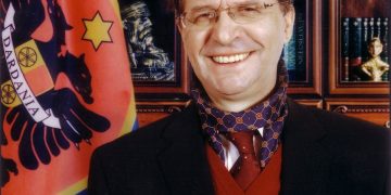 إبراهيم روغوفا: مفكر ورئيس بقلم: البروفيسور الدكتور بكر إسماعيل الكوسوفي