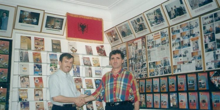 الدكتور عدنان أحمدي وكوسوفا الشرقية قراءة في الفكر والمنهج والأثر بقلم الأستاذ الدكتور بكر إسماعيل الكوسوفي