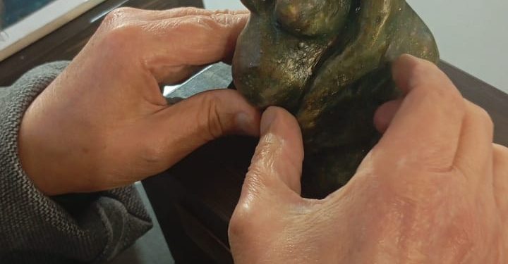 أنامل تبصر الجمال بقلم/فوزية جعيدي