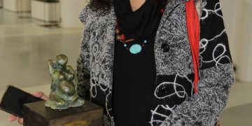 النحث والخزف حين تعانق المادة سحر الابداع بقلم فوزية جعيدي