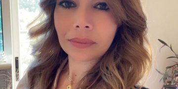 زوجة كل المراحل /رحاب هاتي