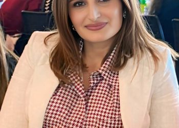 خلود رجا مرعي /تغريدة على حافة الغربة