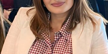 خلود رجا مرعي /تغريدة على حافة الغربة