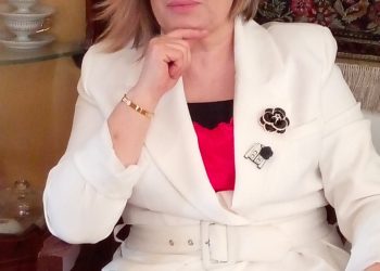 السيرة الذاتية والأدبية للشاعرة اللبنانية غادة الحسيني