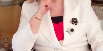 السيرة الذاتية والأدبية للشاعرة اللبنانية غادة الحسيني